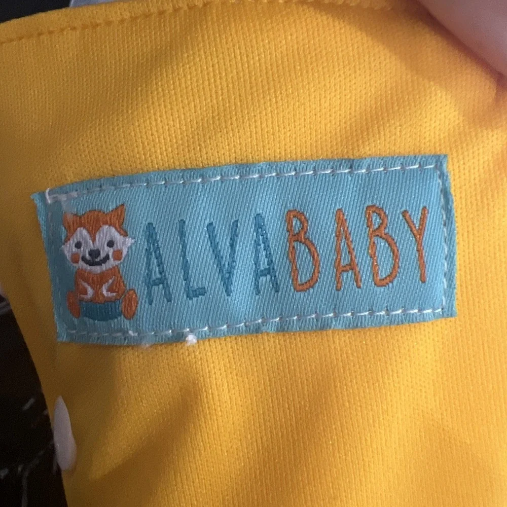 I Pair Alva Baby Cloth Diapers With 2 Microfiber Inserts NIP